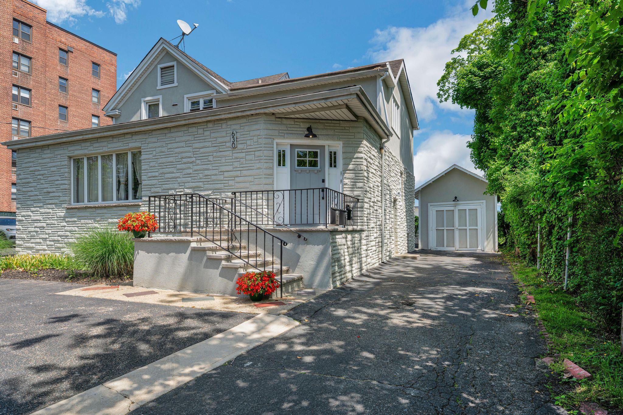 Single Family Pelham  Westchester County, NY 10805, MLS-827437-2