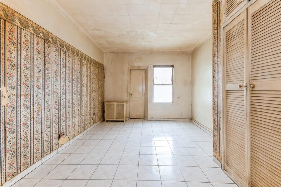Single Family 47th  Queens, NY 11377, MLS-827507-11