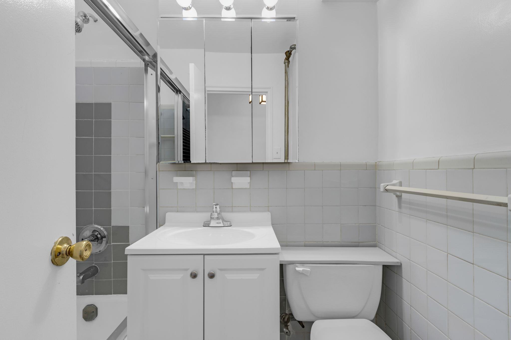 Coop Knolls  Bronx, NY 10463, MLS-827543-20