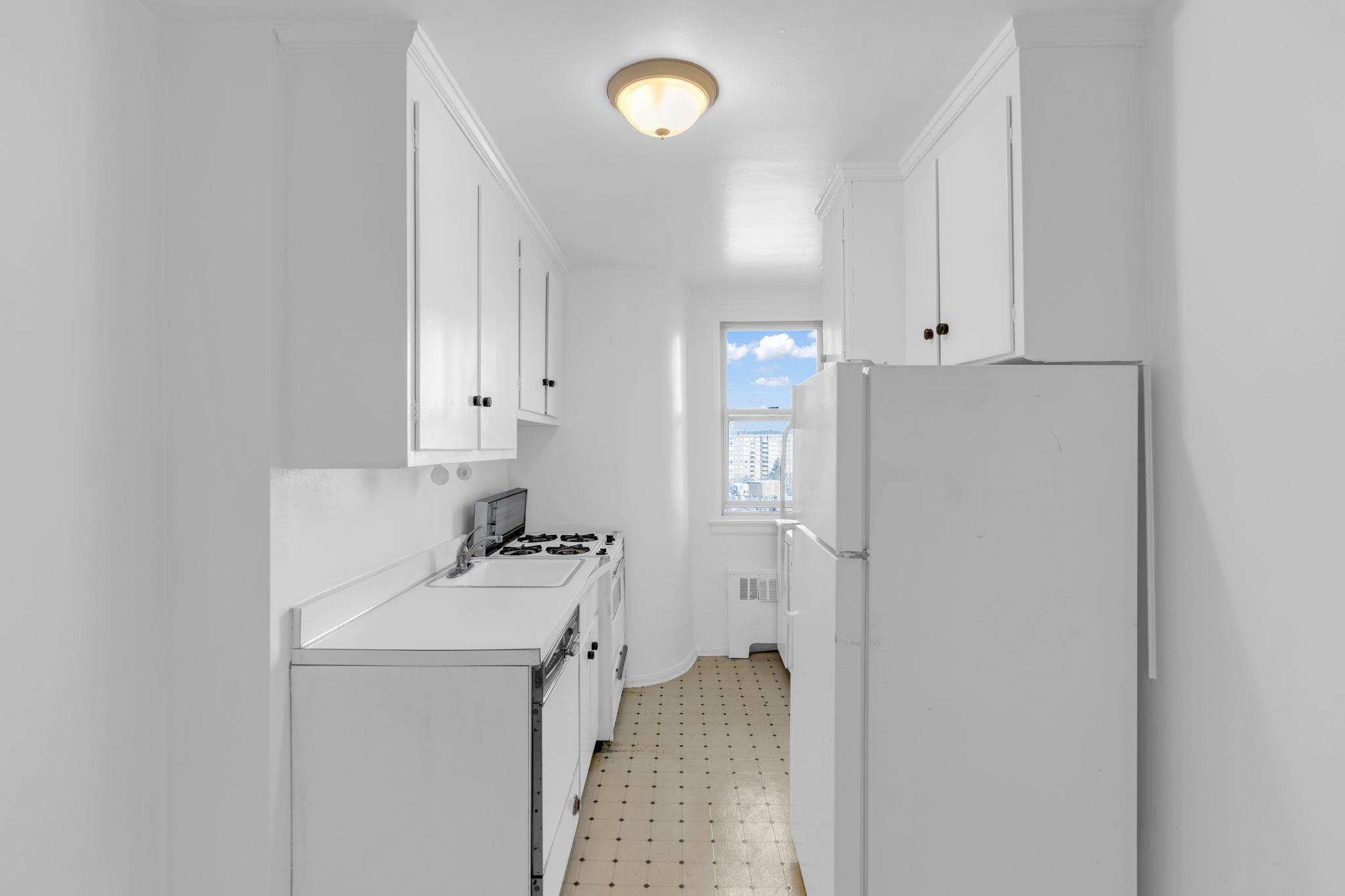 Coop Knolls  Bronx, NY 10463, MLS-827543-8