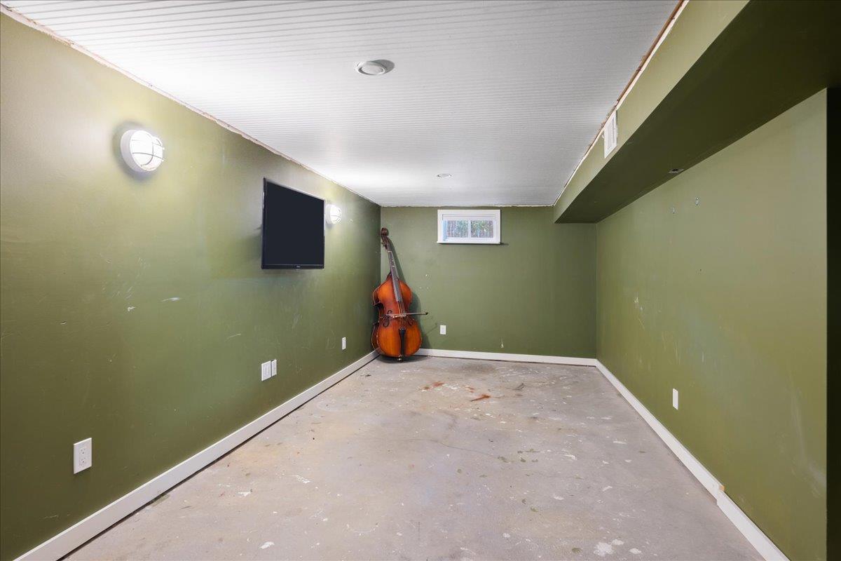 Single Family Corey Creek  Suffolk County, NY 11971, MLS-827612-24