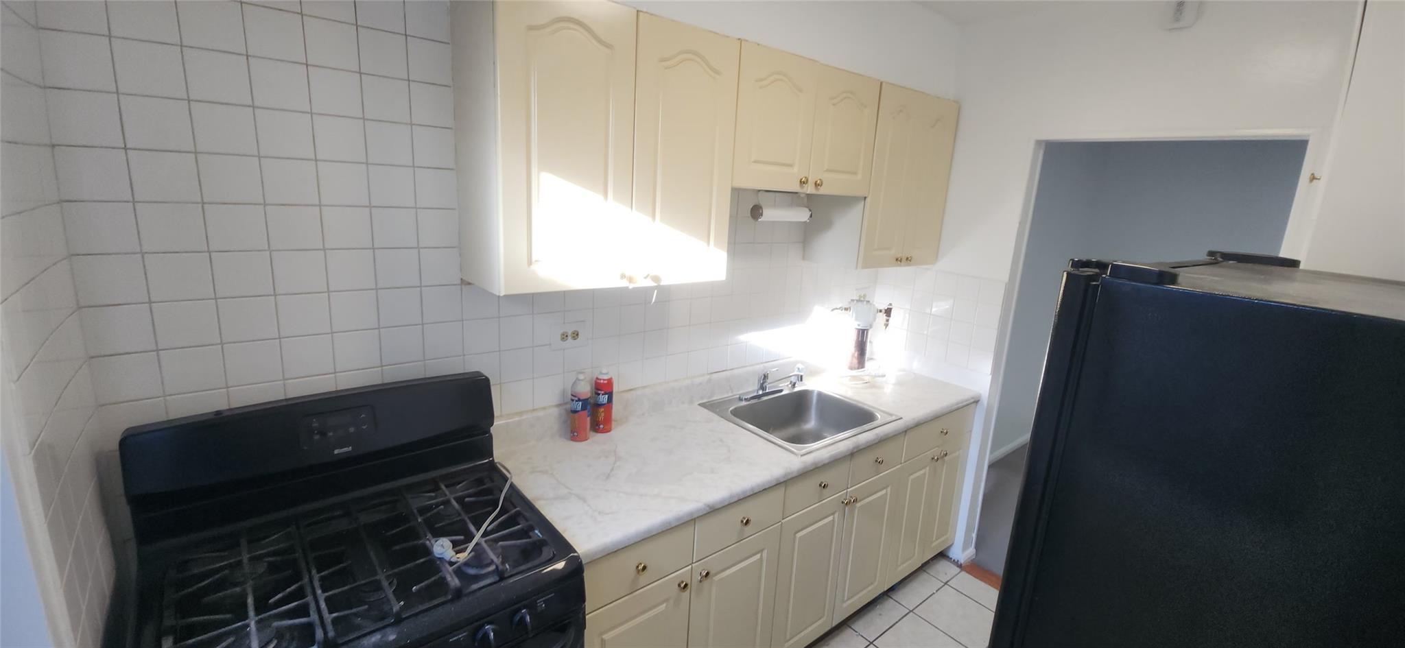 Coop 32  Queens, NY 11369, MLS-827710-10