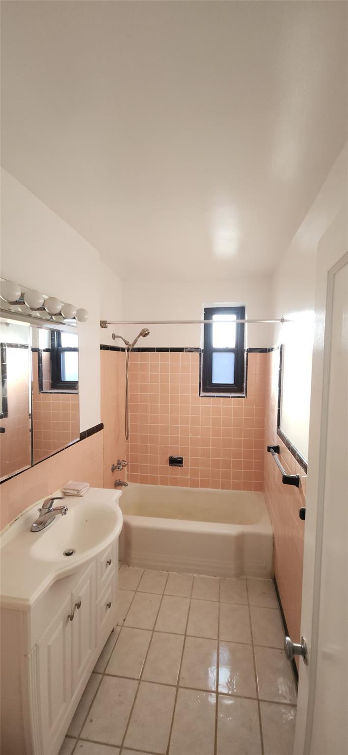 Coop 32  Queens, NY 11369, MLS-827710-11