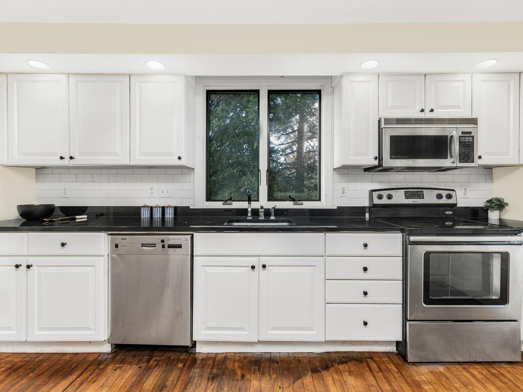 Single Family Old Post  Dutchess County, NY 12580, MLS-827779-7