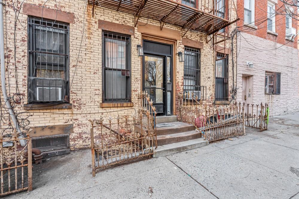 Single Family Henry  Brooklyn, NY 11231, MLS-827852-2