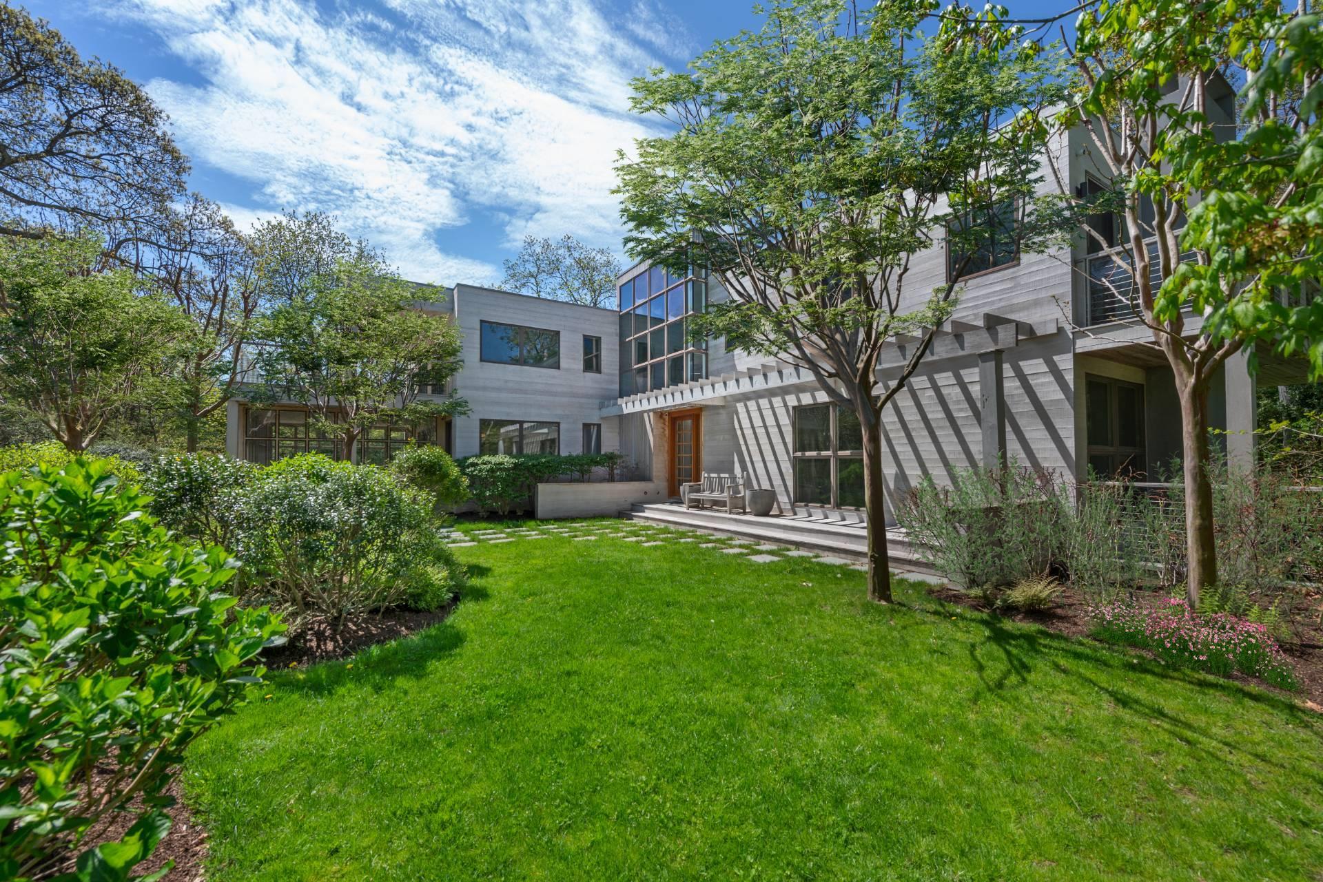 Single Family Skimhampton Suffolk County, NY 11937, MLS-827862-35