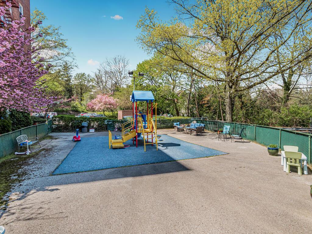 Coop Independence  Bronx, NY 10463, MLS-827916-16