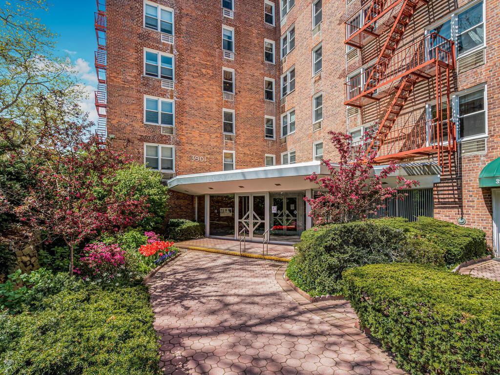 Coop Independence  Bronx, NY 10463, MLS-827916-17