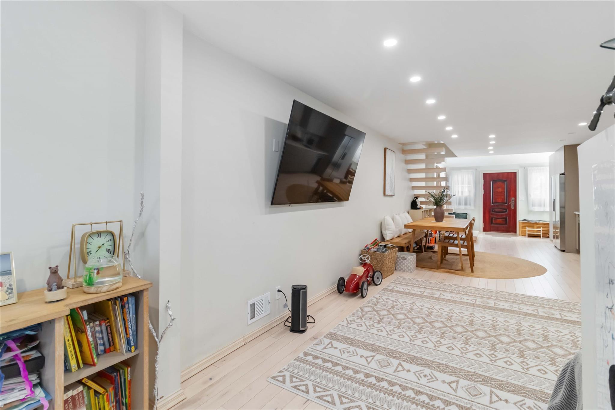 Single Family 78th  Queens, NY 11385, MLS-827976-20