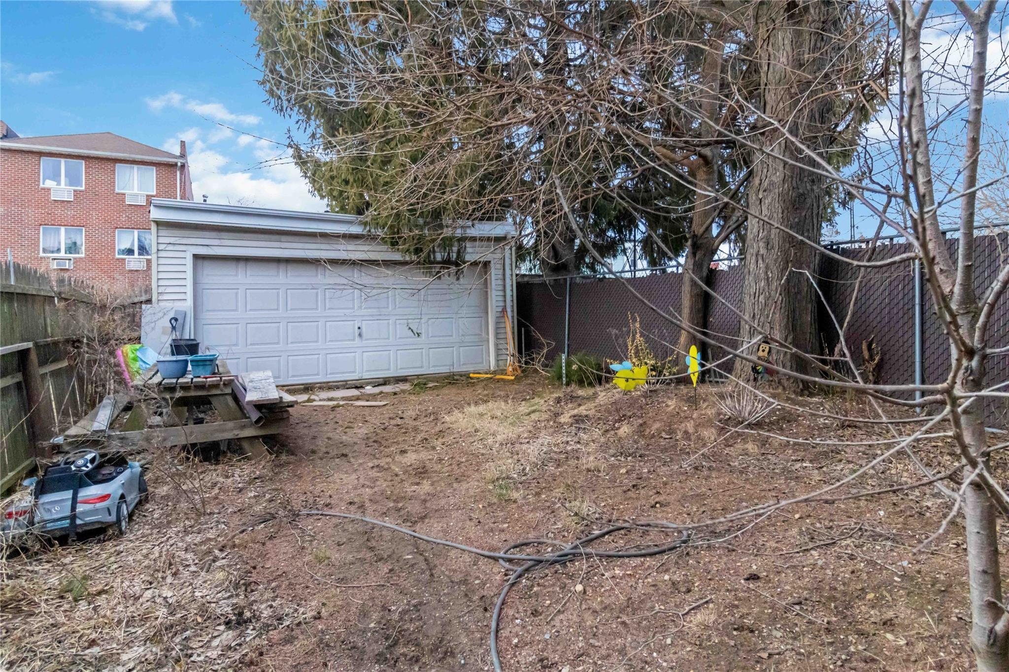 Single Family 78th  Queens, NY 11385, MLS-827976-34