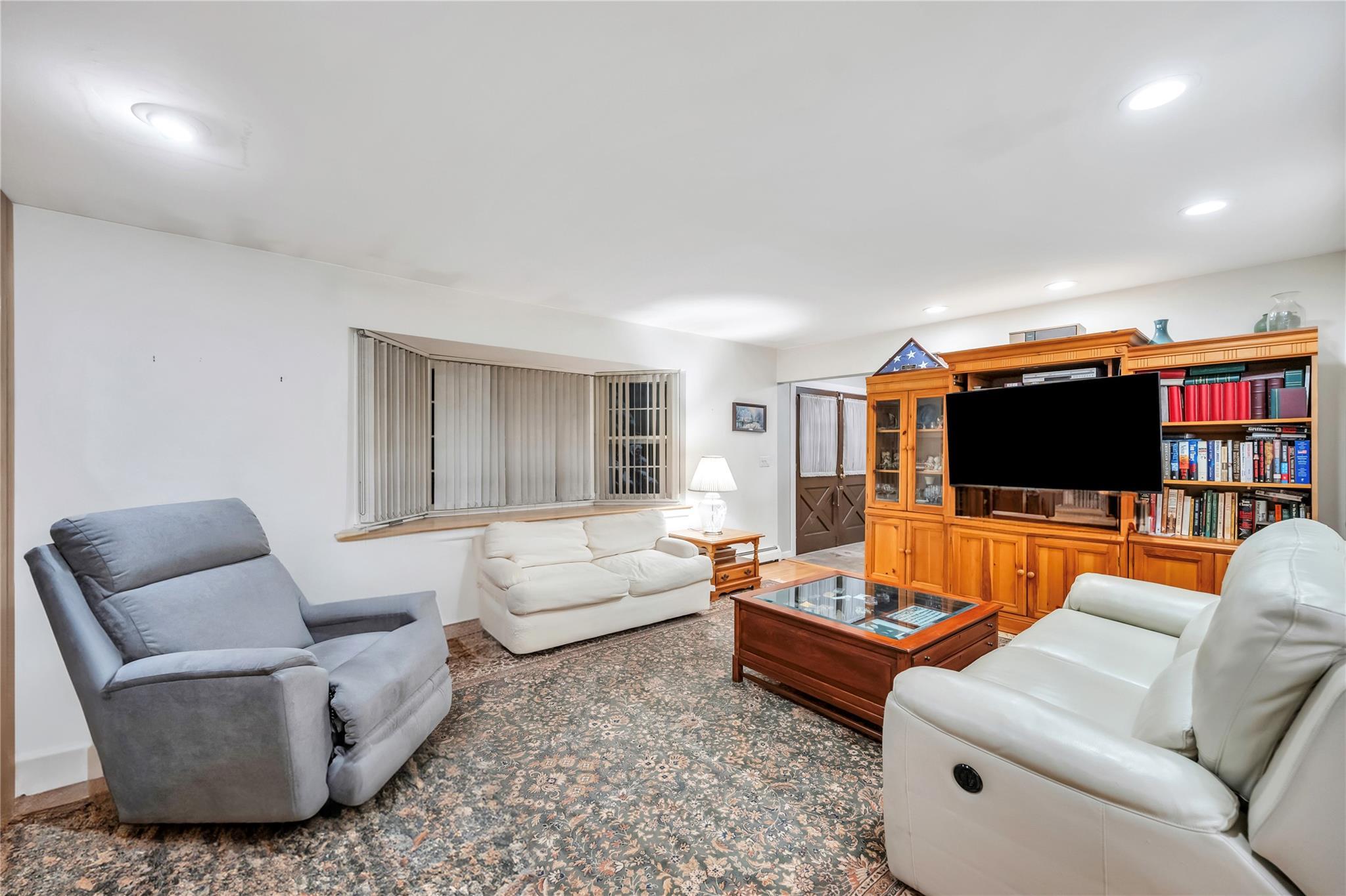 Single Family Wheeler  Suffolk County, NY 11788, MLS-827985-27
