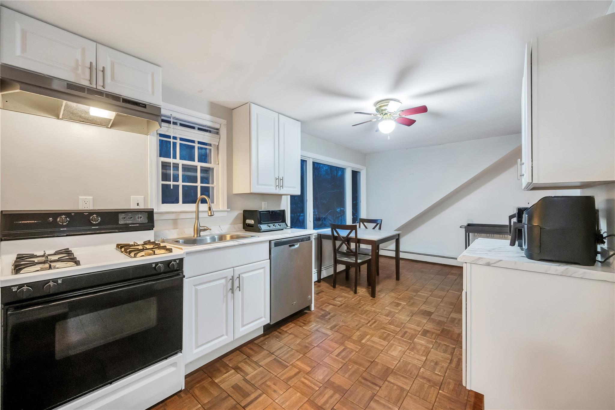 Single Family Wheeler  Suffolk County, NY 11788, MLS-827985-34