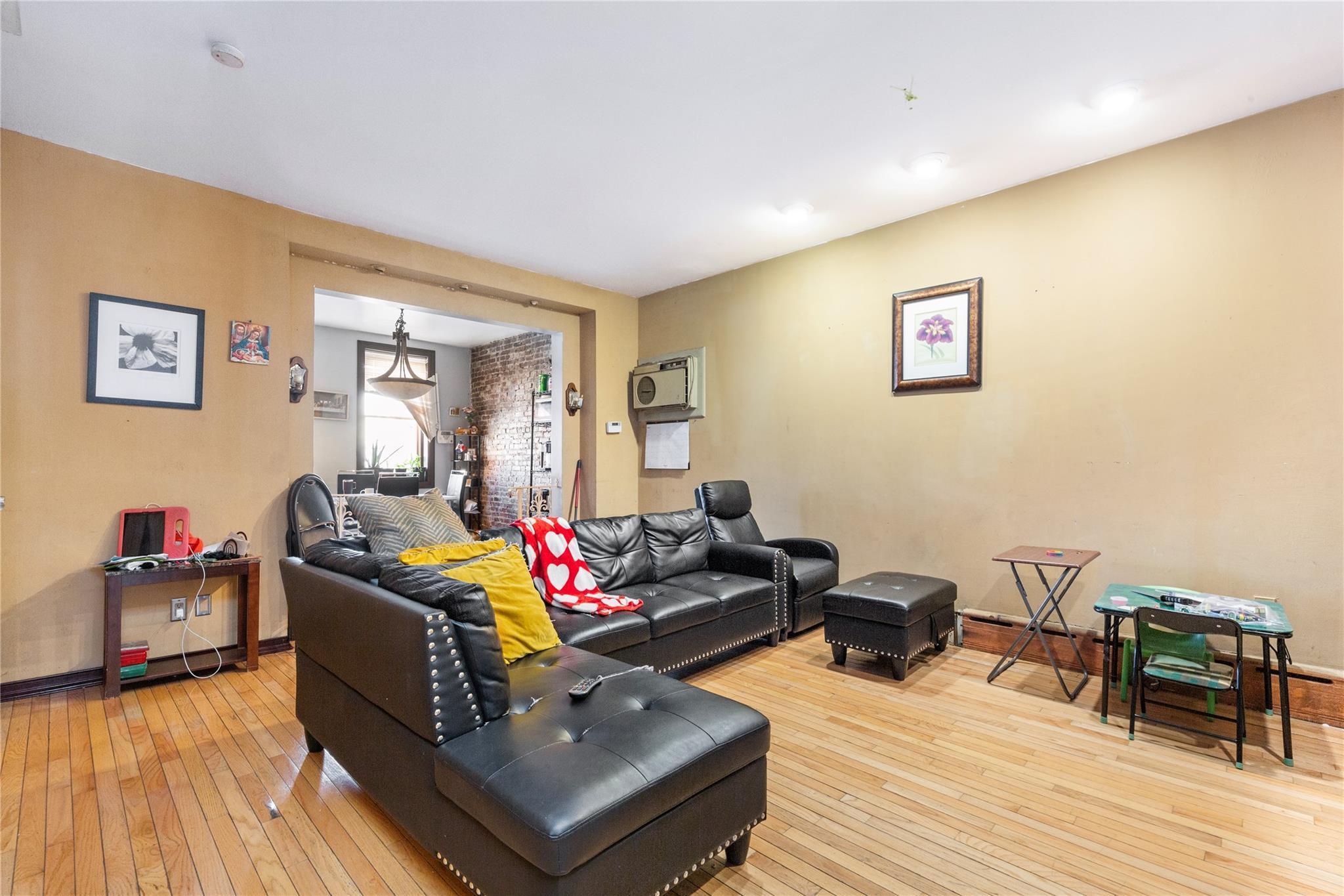 Single Family 165th  Queens, NY 11365, MLS-828014-2