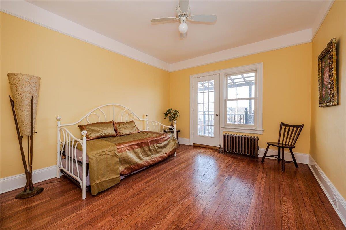 Single Family Laurelton  Nassau County, NY 11561, MLS-828065-23