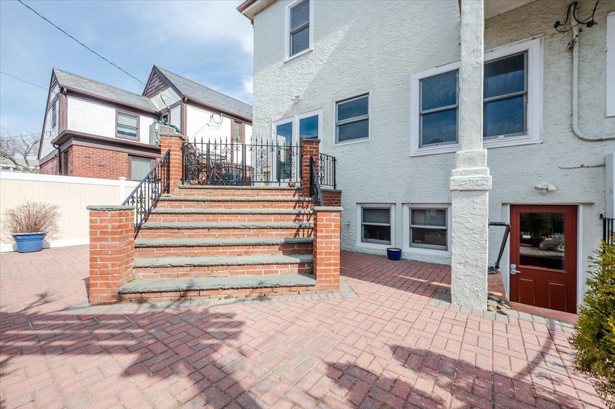 Single Family Laurelton  Nassau County, NY 11561, MLS-828065-42