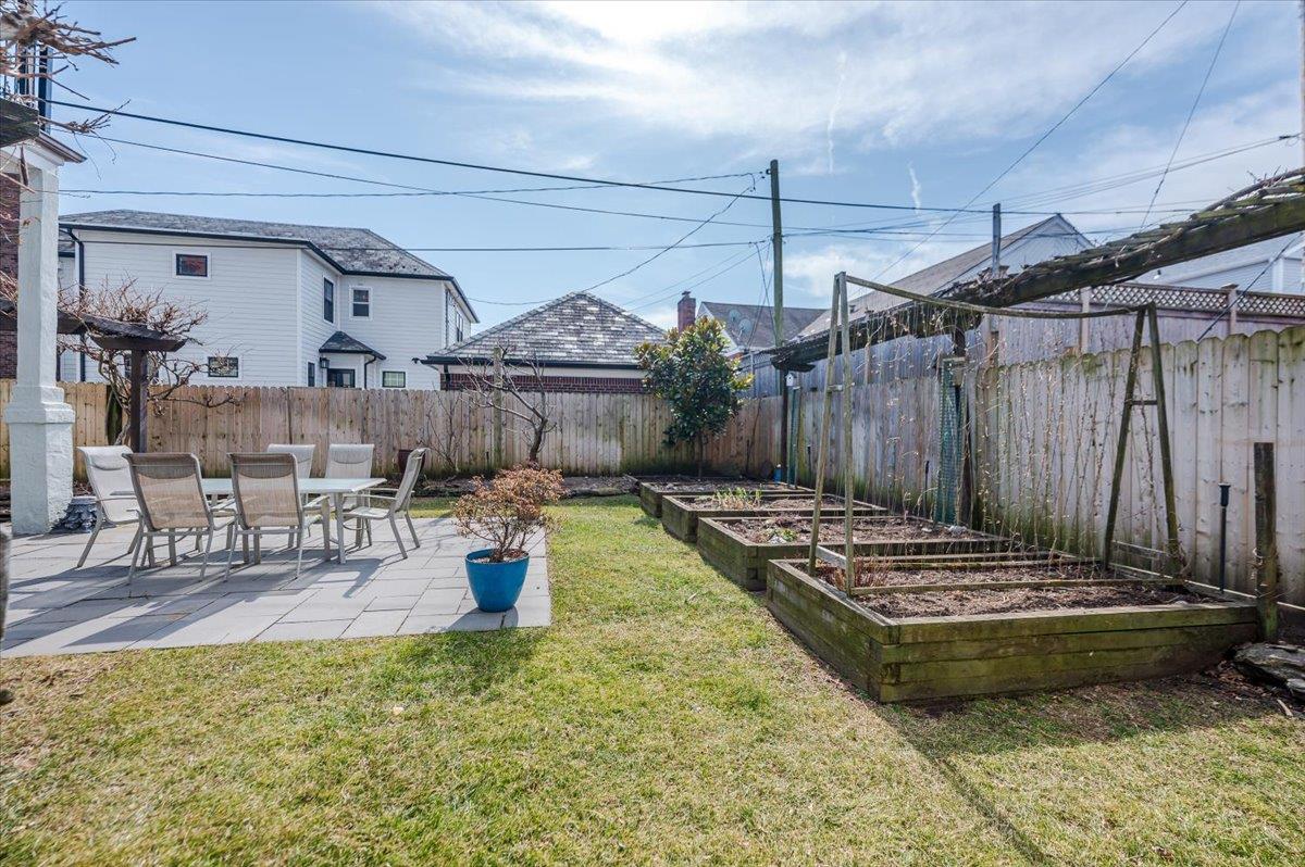 Single Family Laurelton  Nassau County, NY 11561, MLS-828065-43