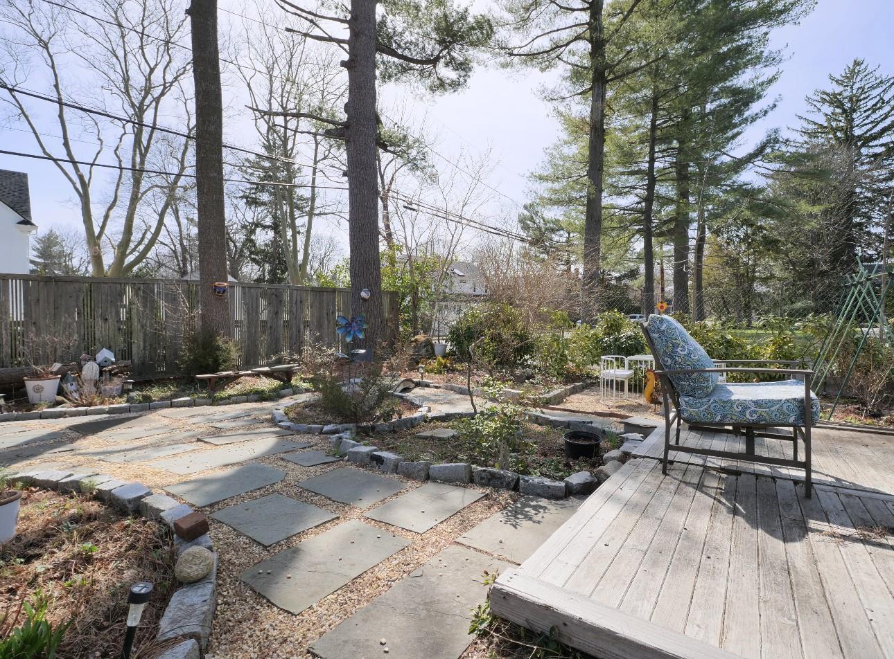 Single Family Berry Hill  Nassau County, NY 11791, MLS-828116-10