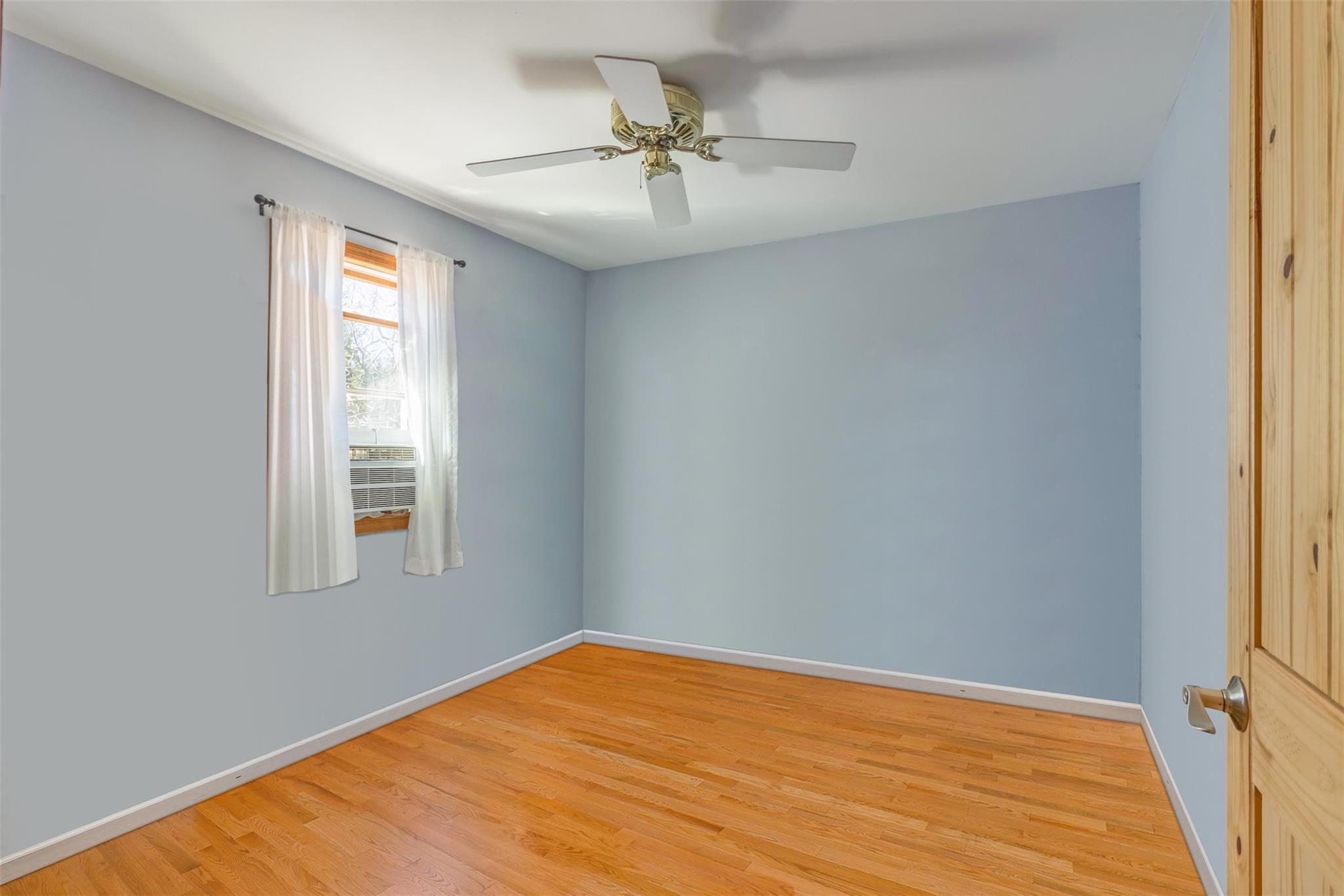 Single Family Hillcrest  Suffolk County, NY 11957, MLS-828186-16