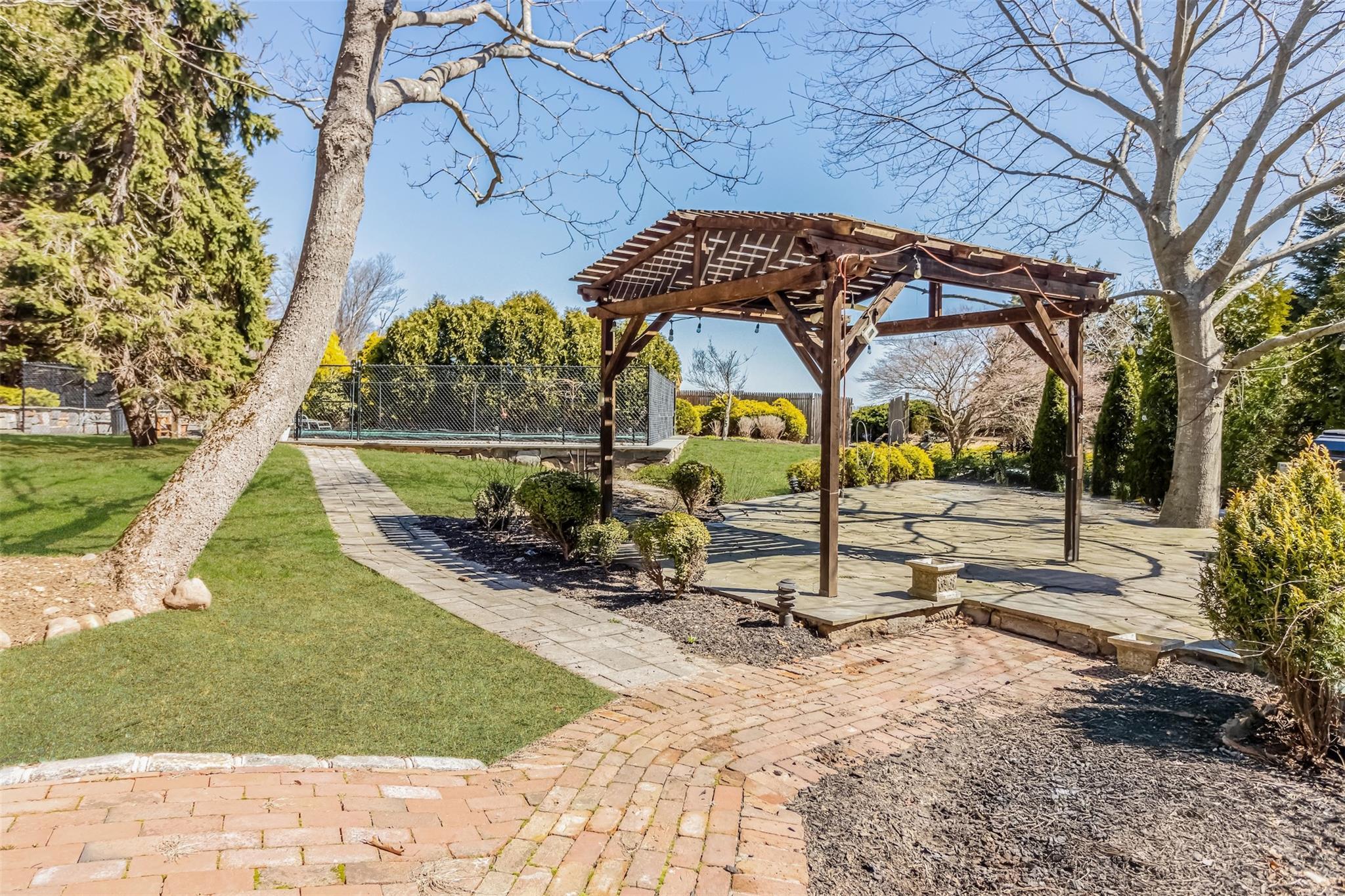Single Family Hillcrest  Suffolk County, NY 11957, MLS-828186-19