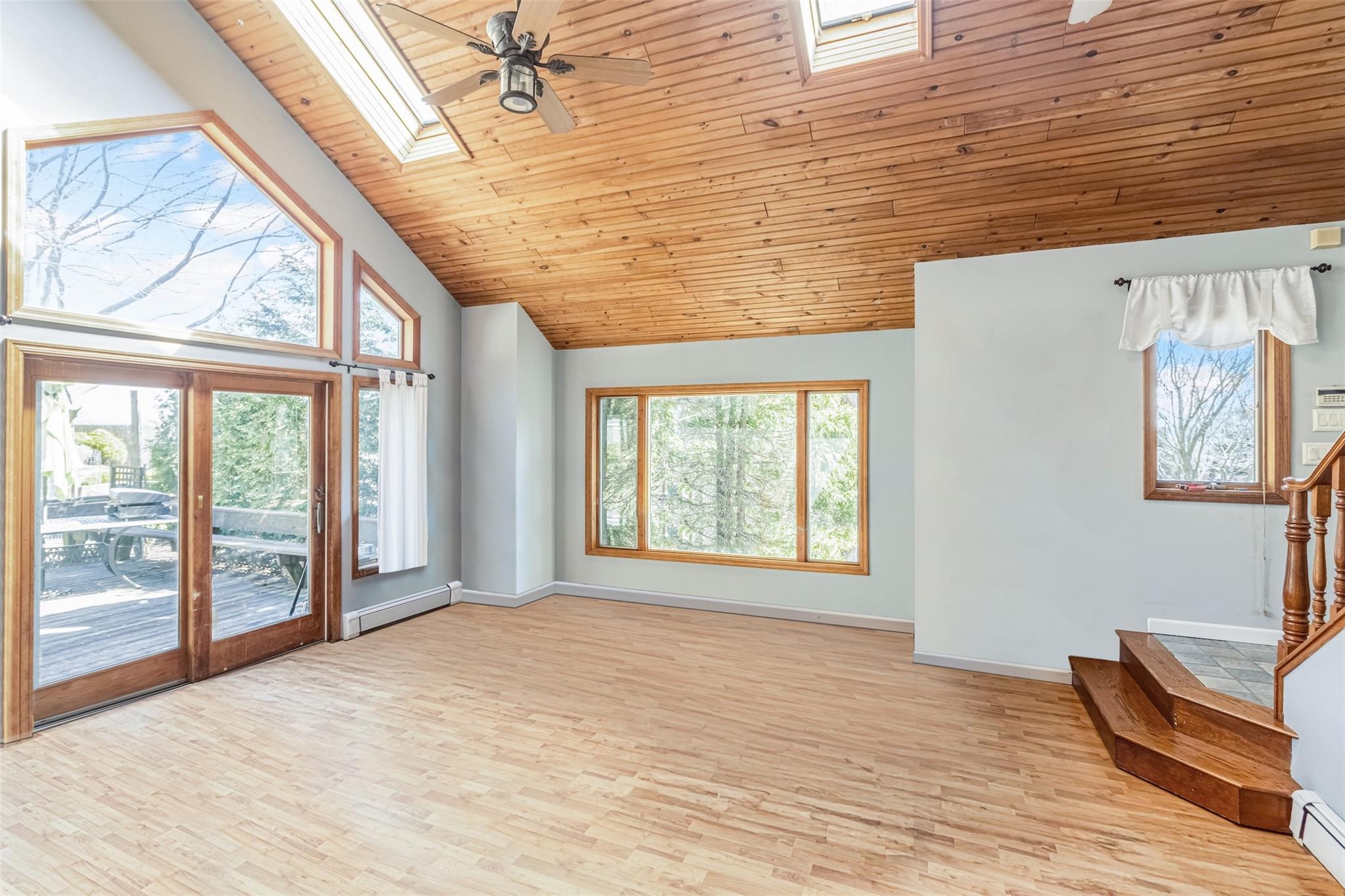Single Family Hillcrest  Suffolk County, NY 11957, MLS-828186-5