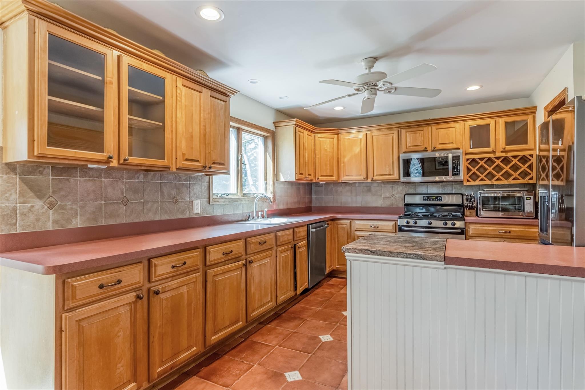 Single Family Hillcrest  Suffolk County, NY 11957, MLS-828186-6