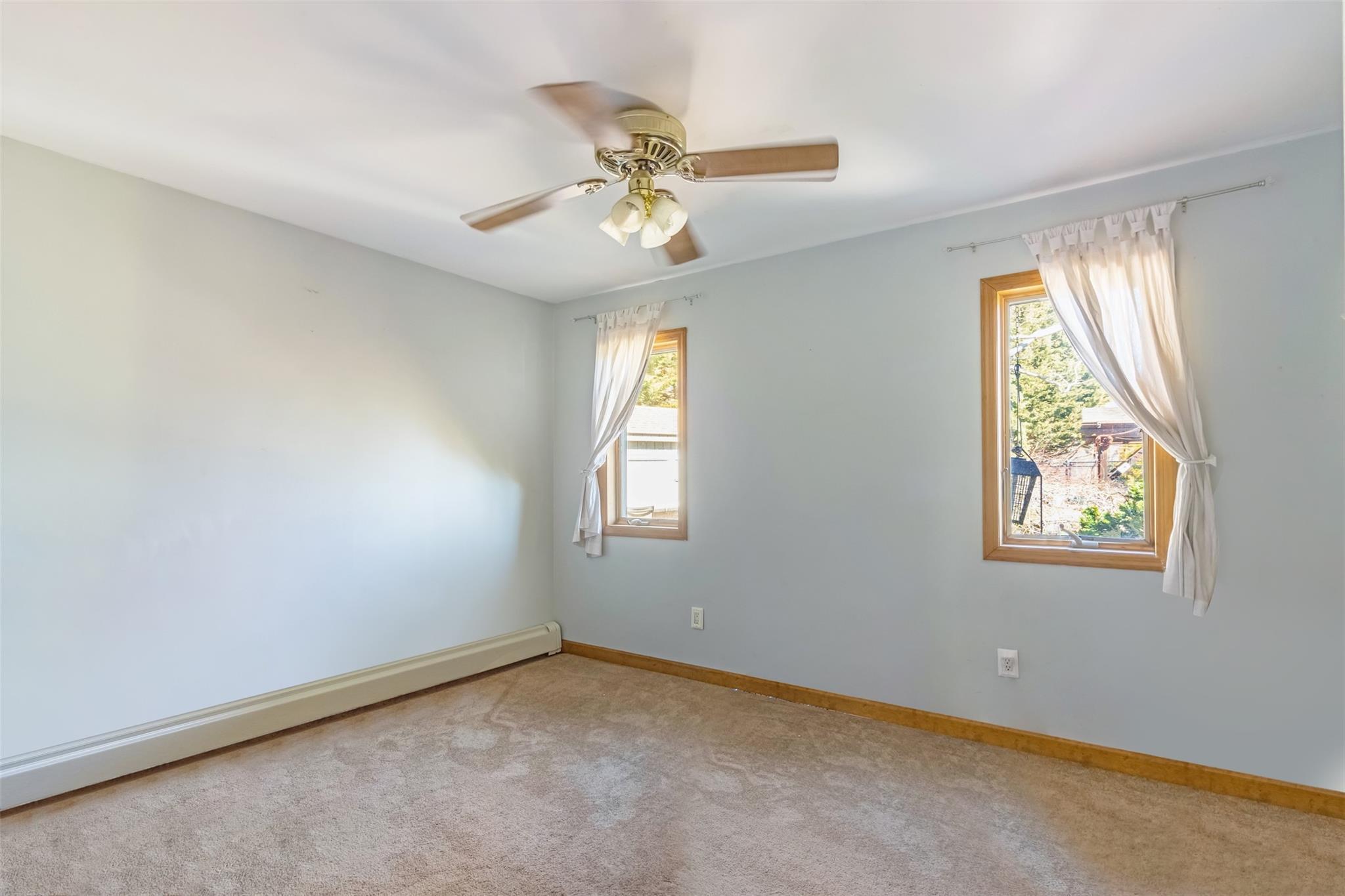 Single Family Hillcrest  Suffolk County, NY 11957, MLS-828186-9