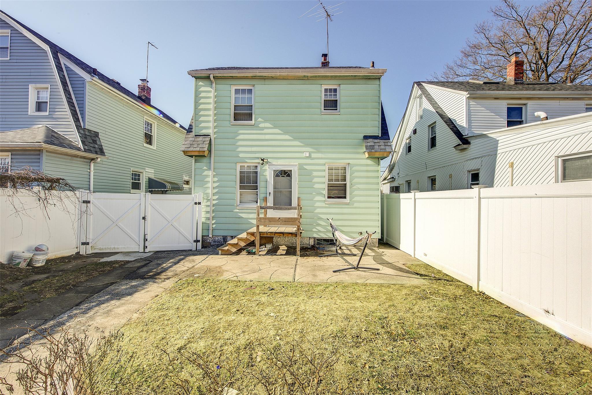 Single Family 215th Place  Queens, NY 11427, MLS-828232-4