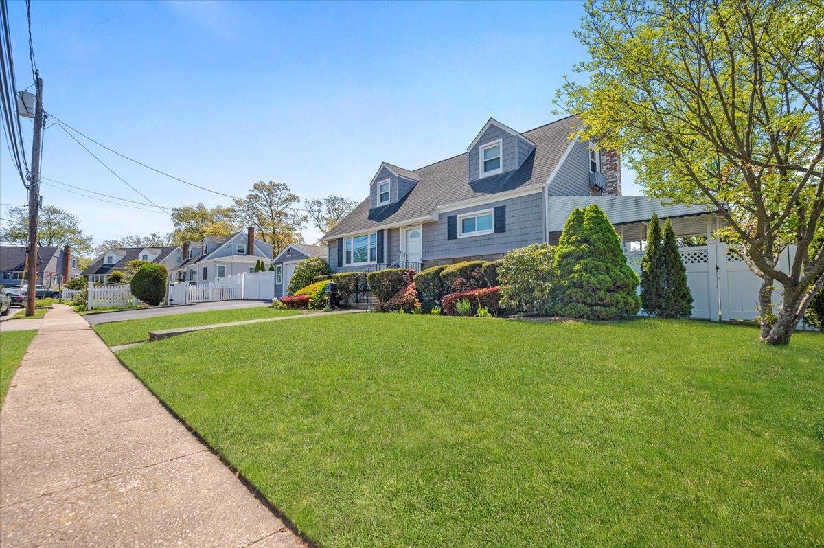 Single Family Ellen Terry  Nassau County, NY 11572, MLS-828286-29