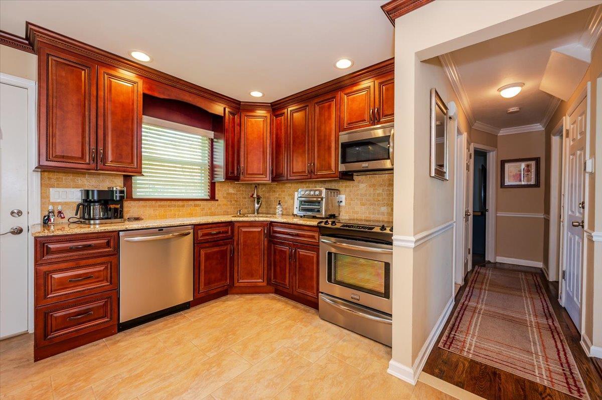 Single Family Ellen Terry  Nassau County, NY 11572, MLS-828286-6