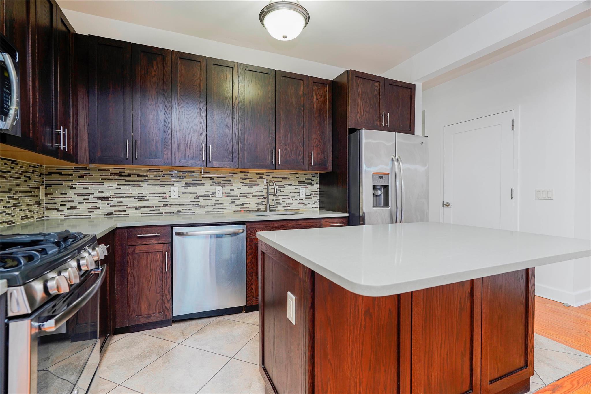 Condo Bay Street Landing  Staten Island, NY 10301, MLS-828298-12