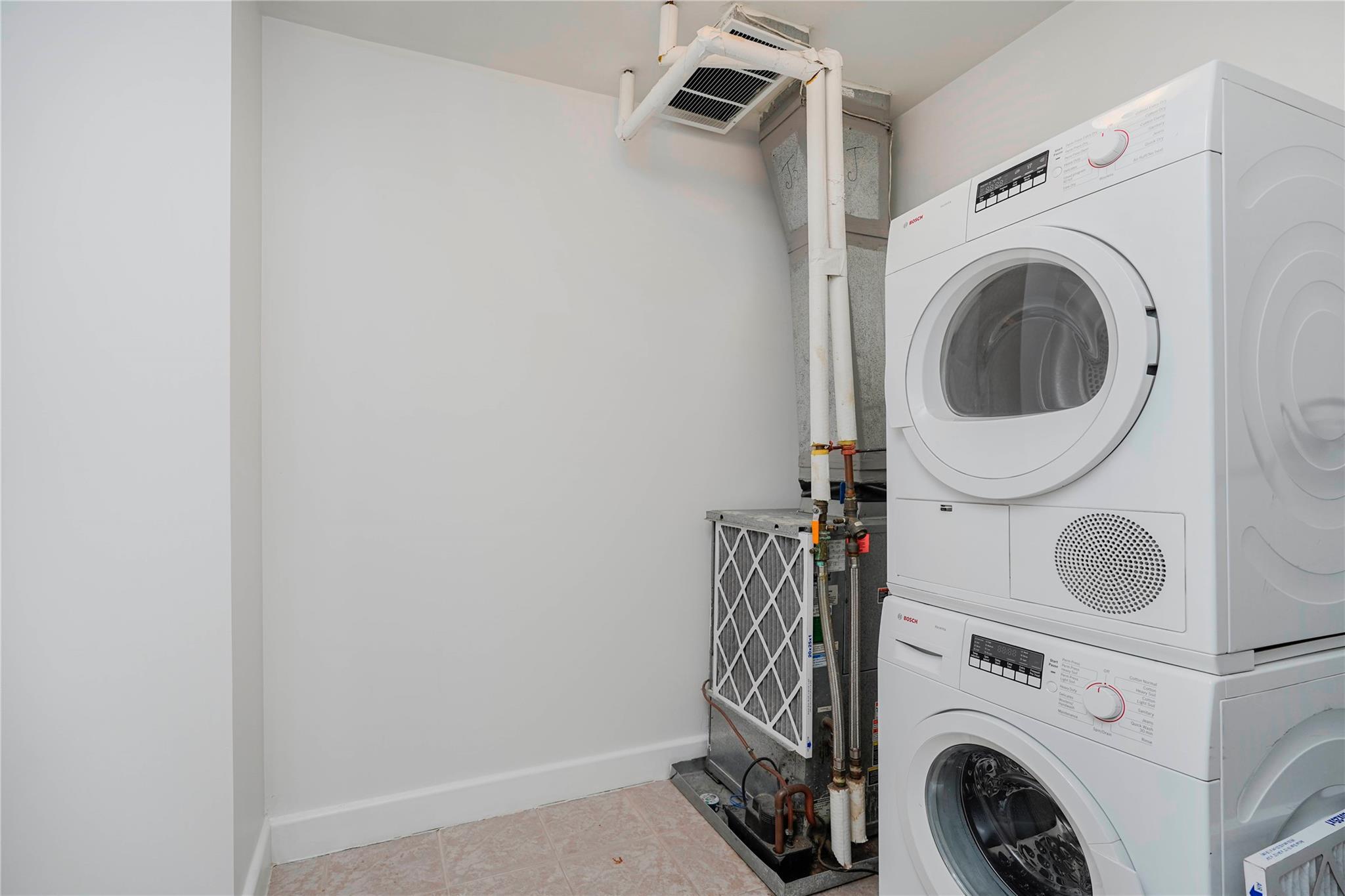 Condo Bay Street Landing  Staten Island, NY 10301, MLS-828298-25
