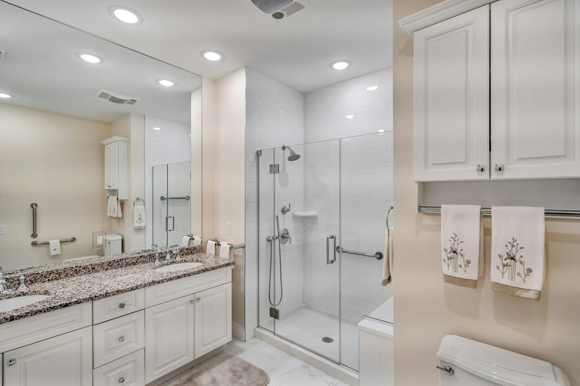 Condo Aspenwood  Nassau County, NY 11803, MLS-828331-14