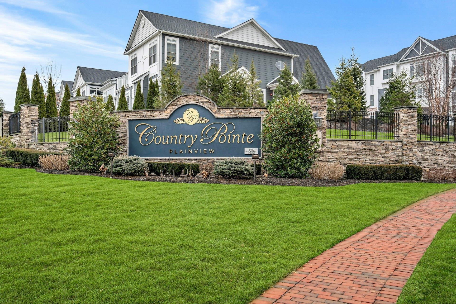 Condo Aspenwood  Nassau County, NY 11803, MLS-828331-22