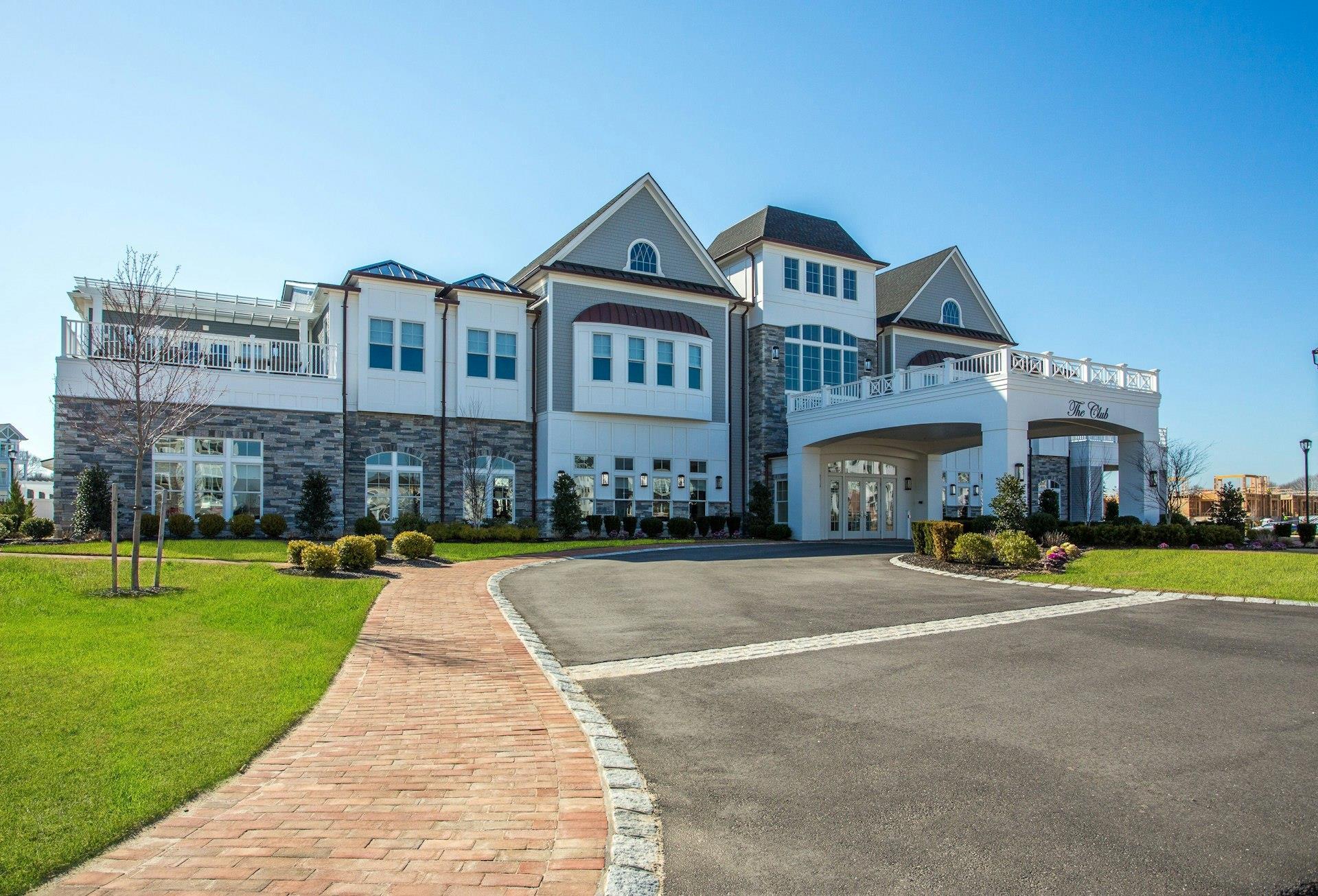 Condo Aspenwood  Nassau County, NY 11803, MLS-828331-25