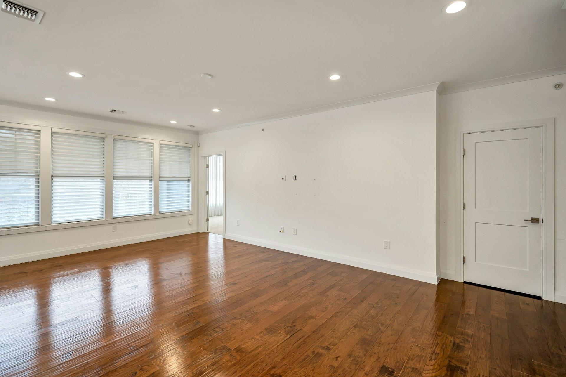 Condo Aspenwood  Nassau County, NY 11803, MLS-828331-4
