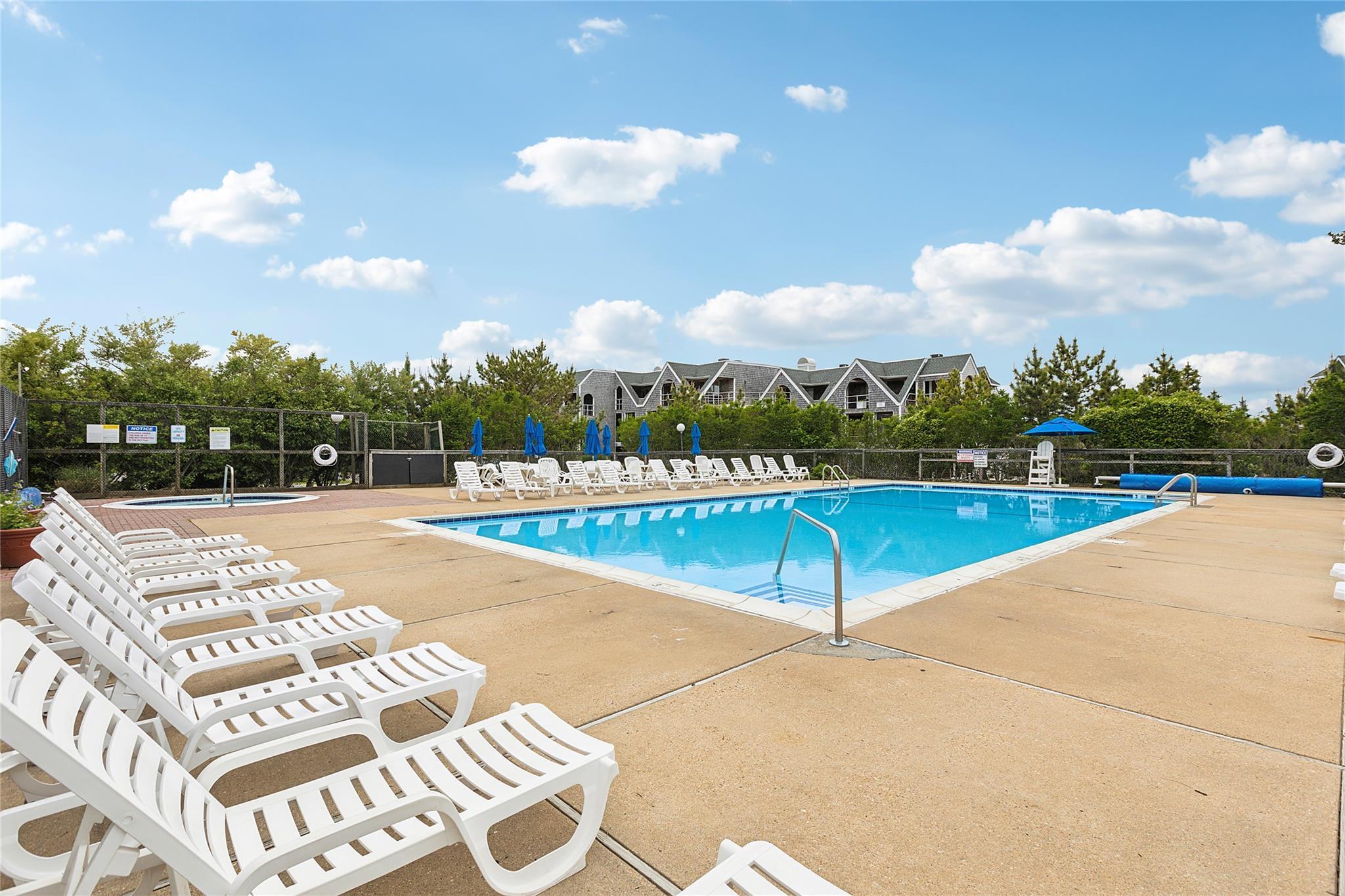 Condo Fort Pond  Suffolk County, NY 11954, MLS-828340-20