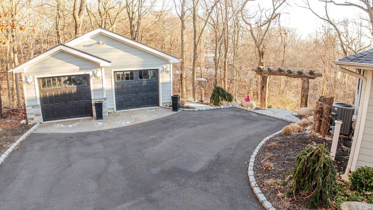 Single Family Bell  Suffolk County, NY 11777, MLS-828354-47