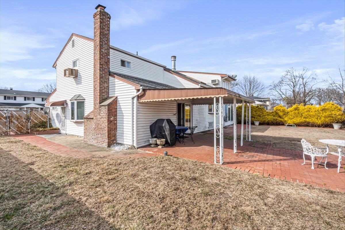 Single Family Leaf  Suffolk County, NY 11722, MLS-828378-27