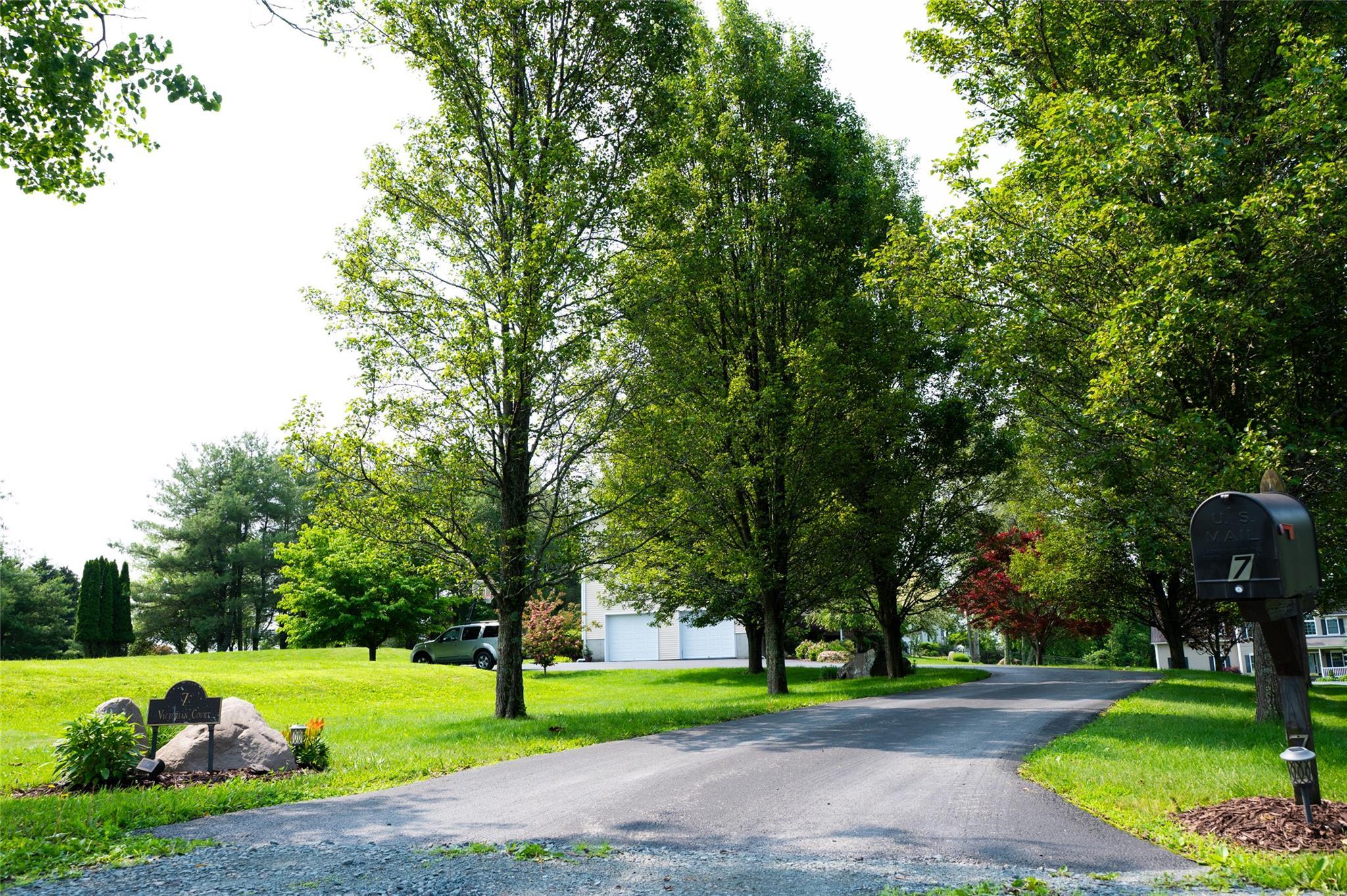 Single Family Victorian  Ulster County, NY 12547, MLS-828431-40