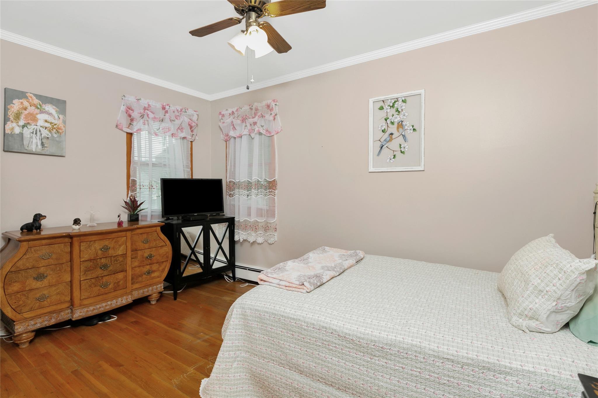 Single Family Walnut  Nassau County, NY 11735, MLS-828548-13