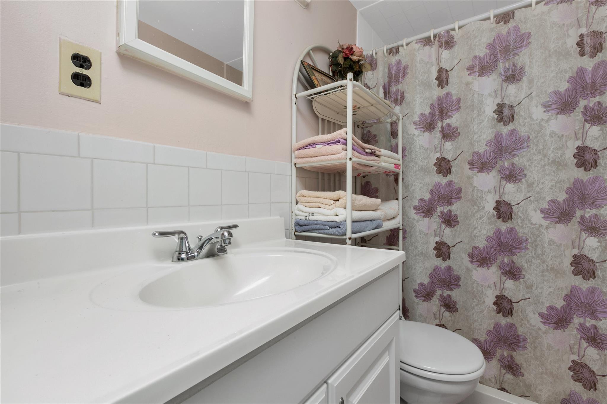 Single Family Walnut  Nassau County, NY 11735, MLS-828548-18