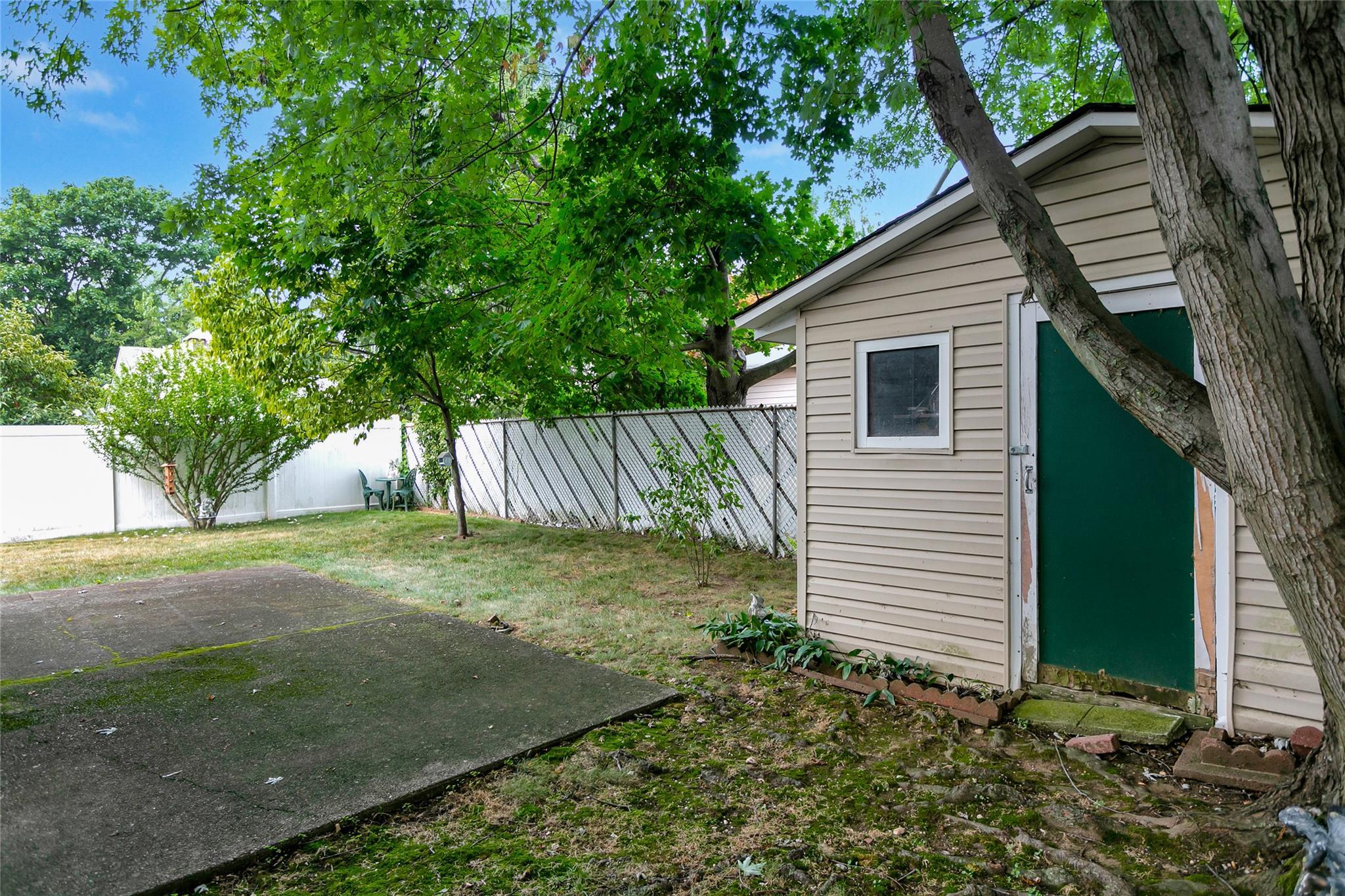 Single Family Walnut  Nassau County, NY 11735, MLS-828548-19