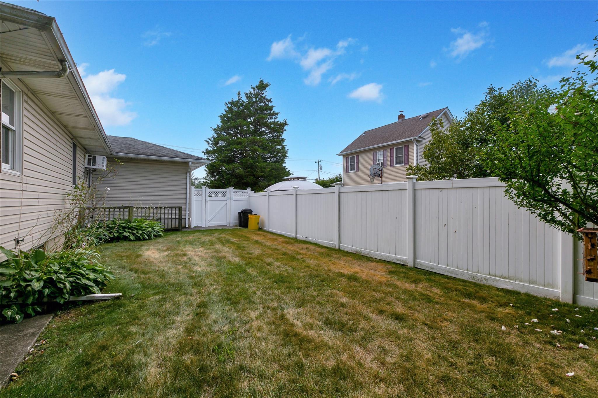 Single Family Walnut  Nassau County, NY 11735, MLS-828548-20