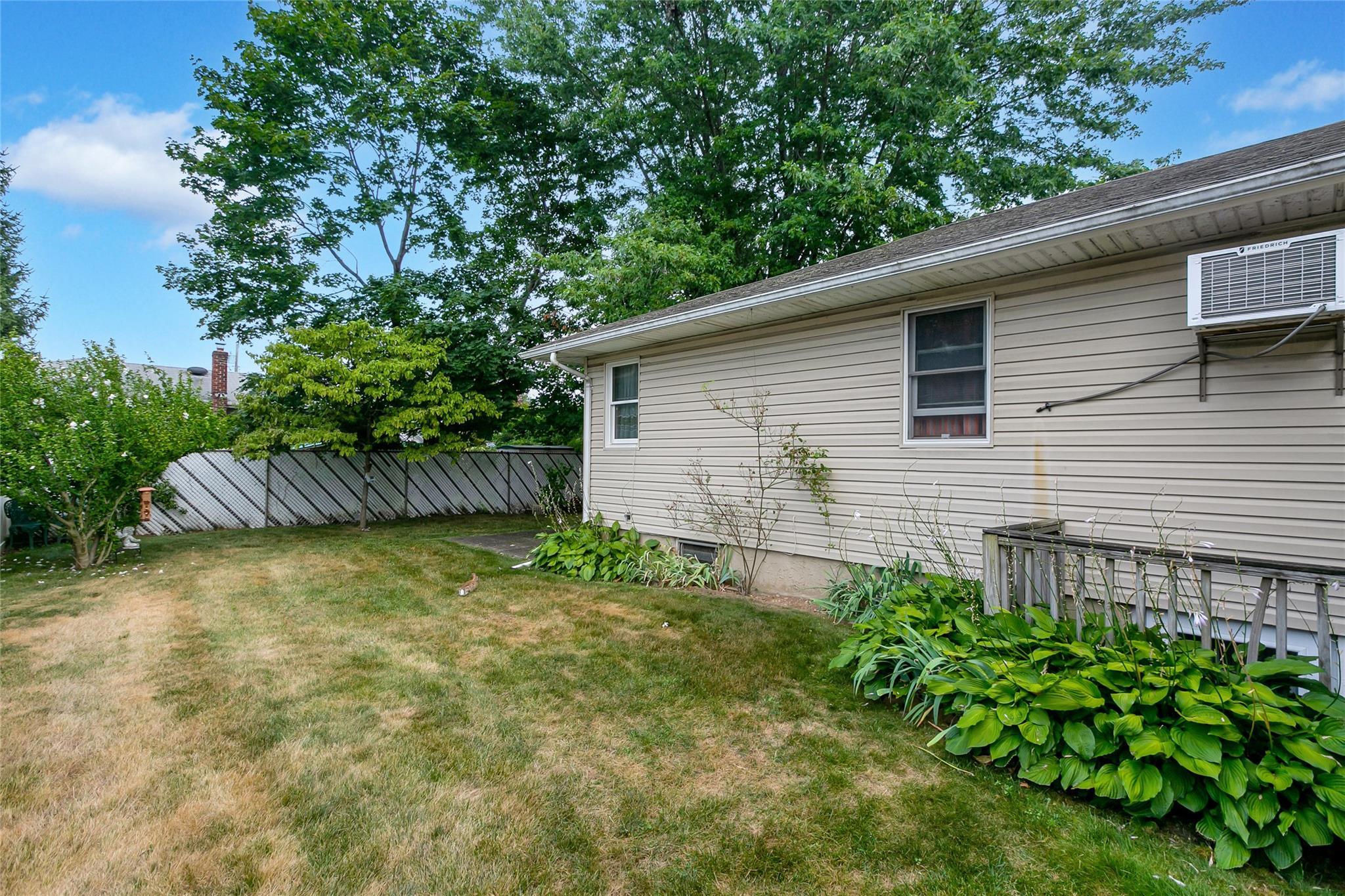 Single Family Walnut  Nassau County, NY 11735, MLS-828548-22