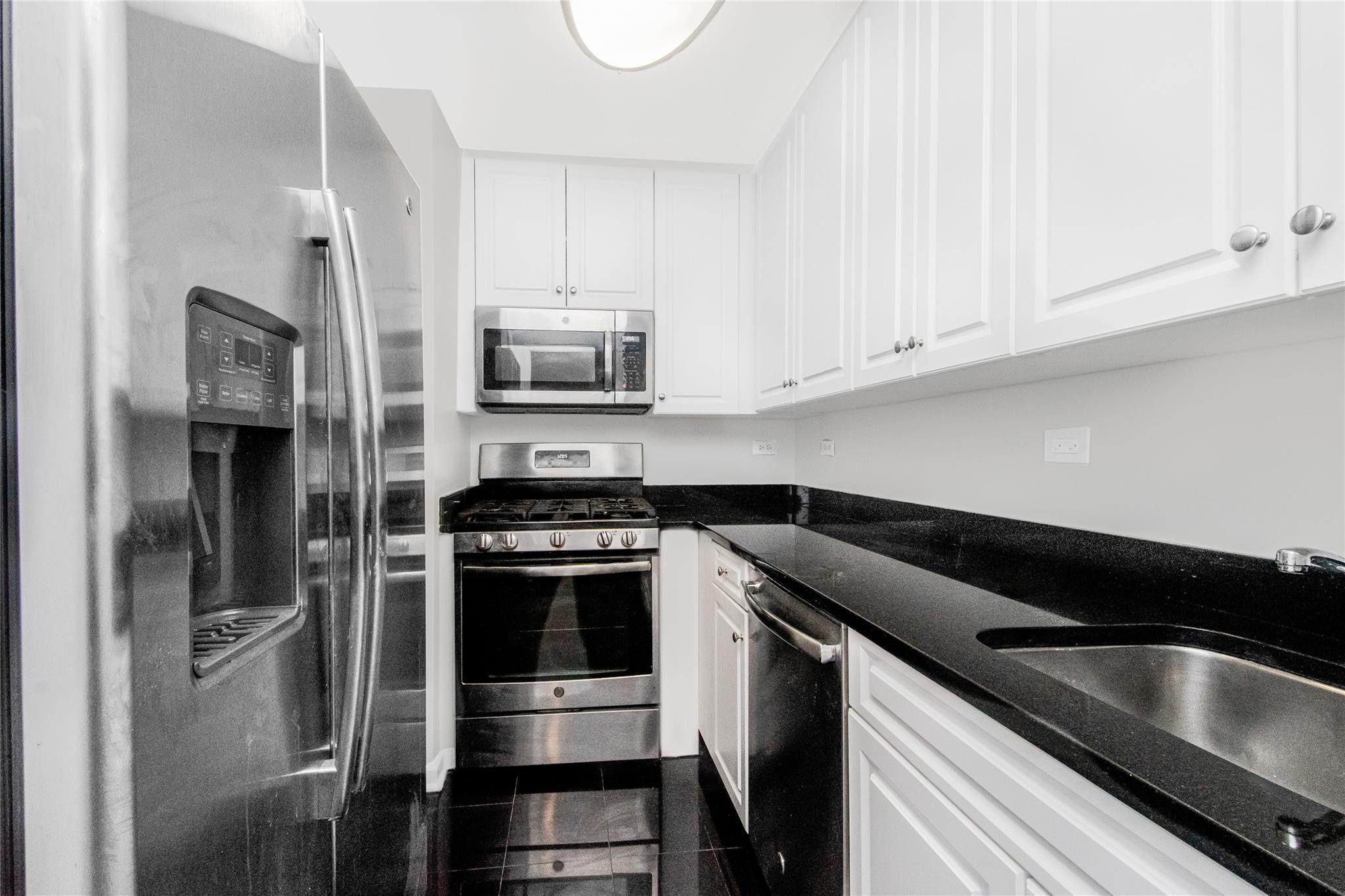 Coop Johnson  Bronx, NY 10463, MLS-828556-3