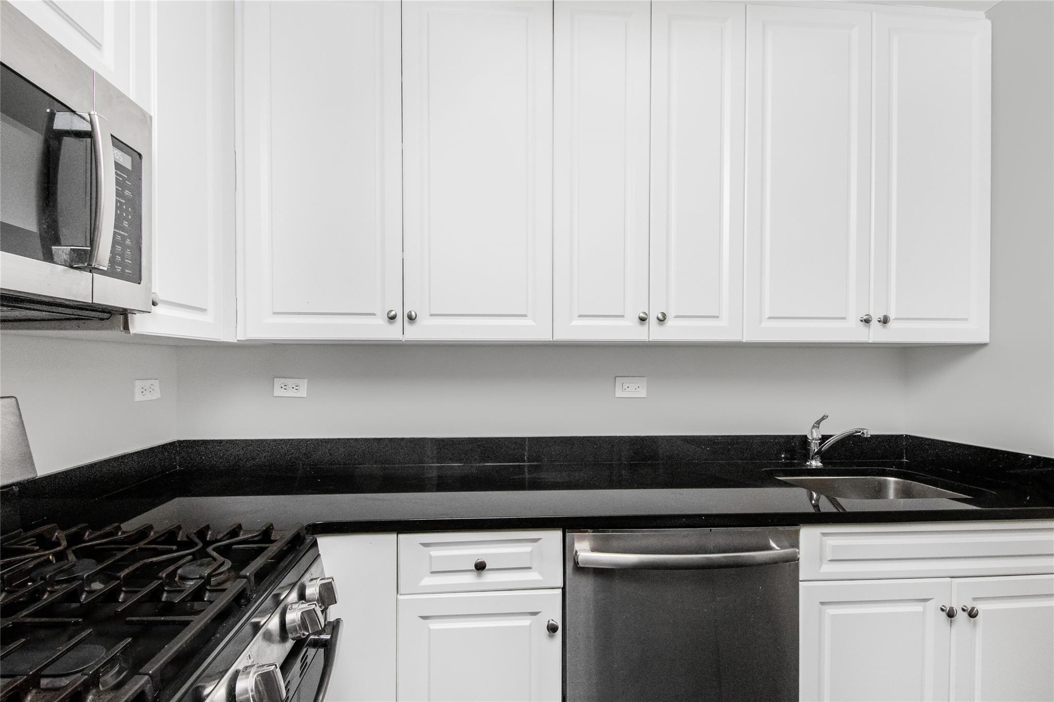 Coop Johnson  Bronx, NY 10463, MLS-828556-4