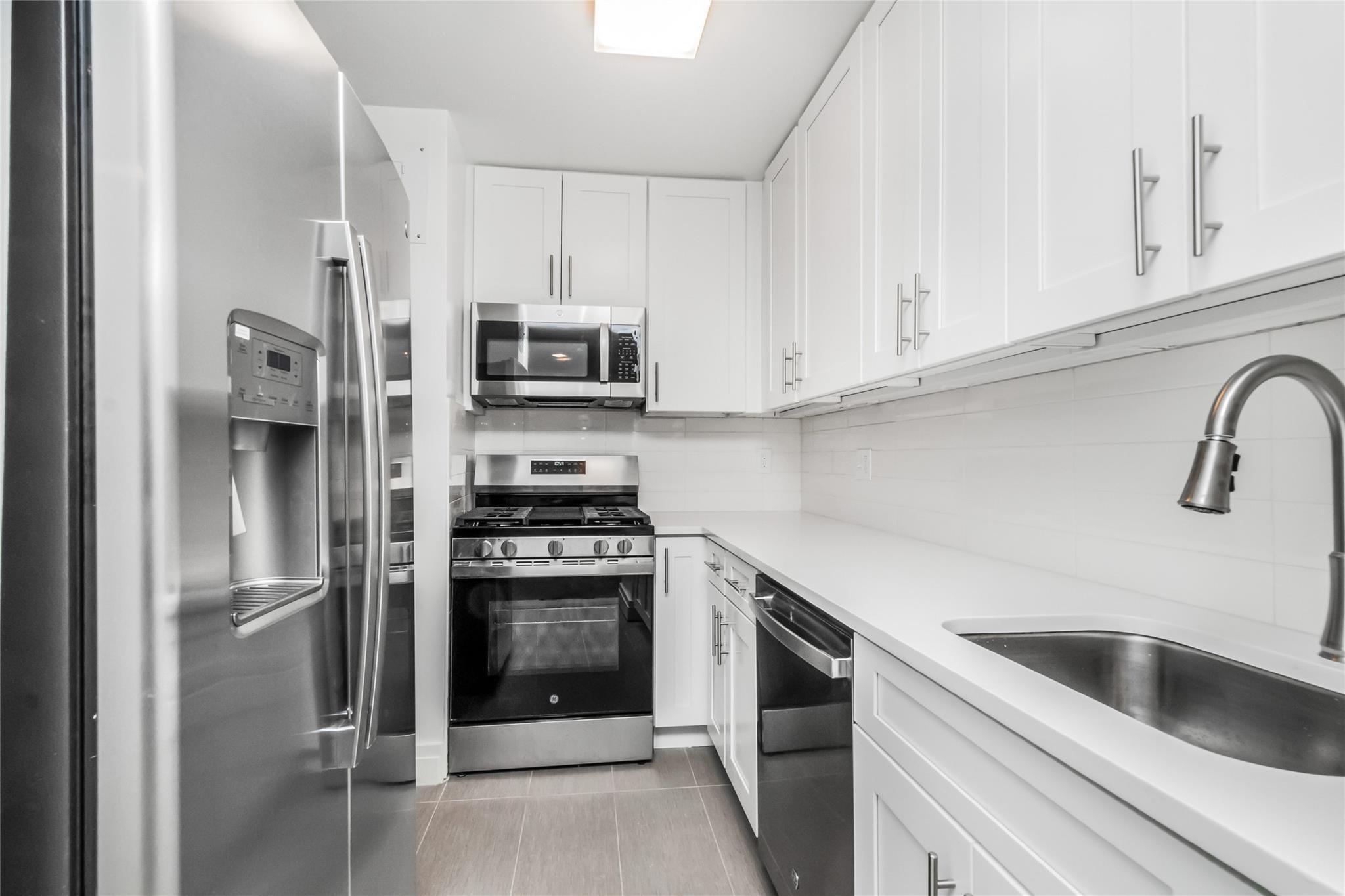 Coop Johnson  Bronx, NY 10463, MLS-828570-4