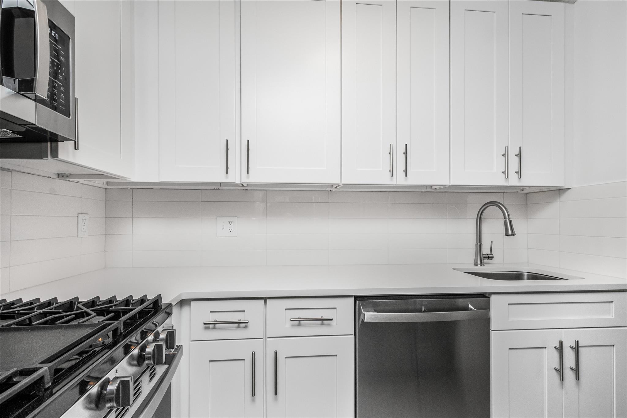 Coop Johnson  Bronx, NY 10463, MLS-828570-5