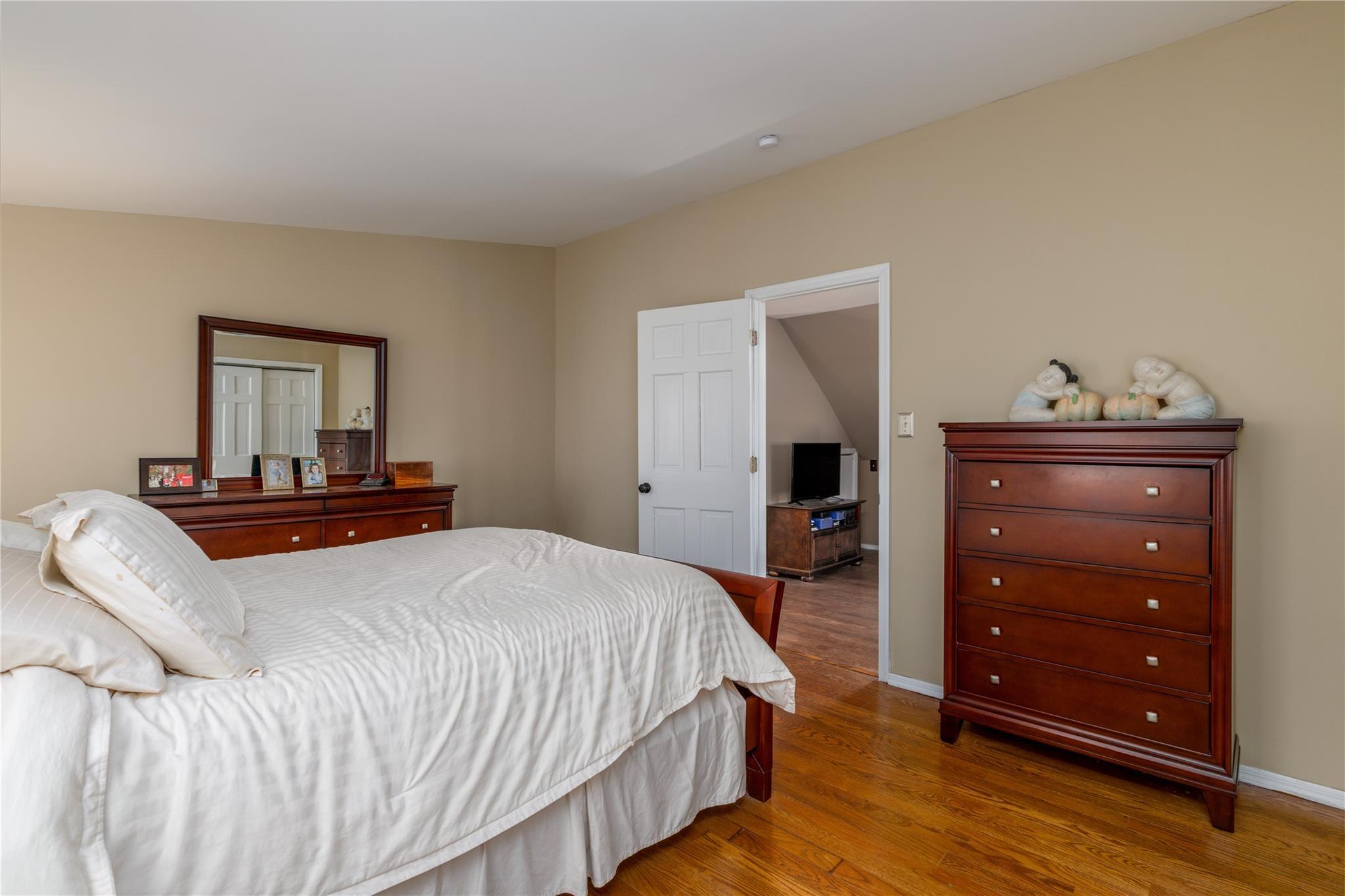 Single Family Lincoln  Nassau County, NY 11040, MLS-828576-17