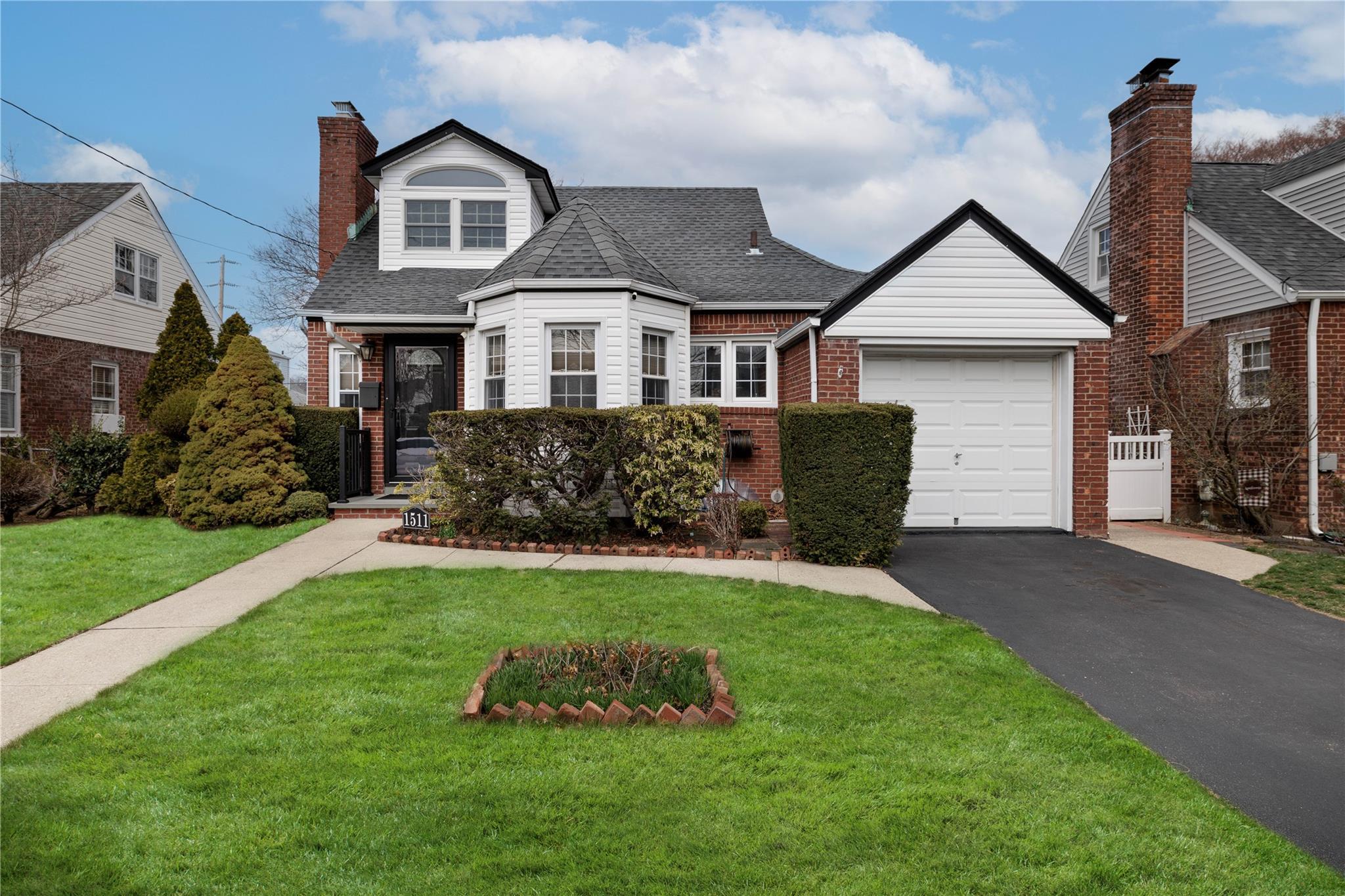 Single Family Lincoln  Nassau County, NY 11040, MLS-828576-2